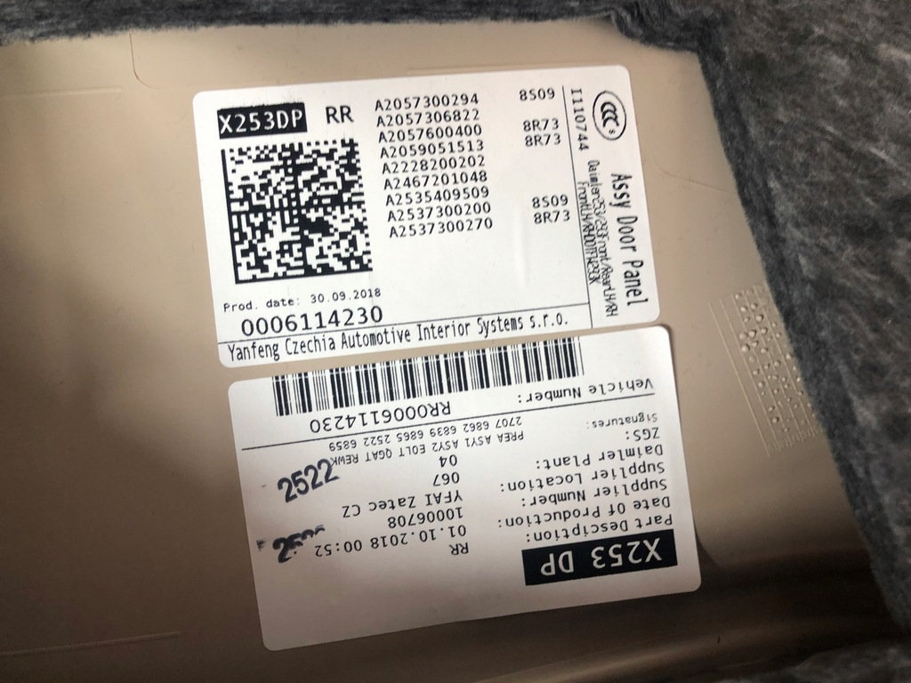 фото №10, Mercedes w253 x253 обивка дверь правый задняя nowa