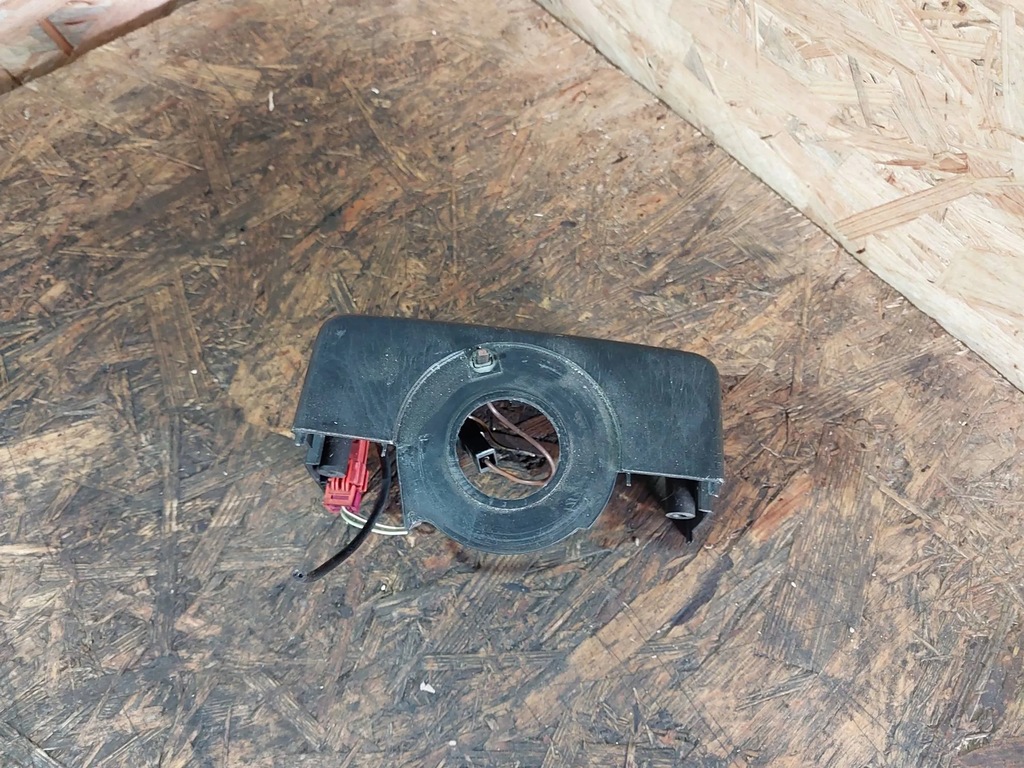 фото №9, Корпус захист замка запалювання audi 80 b4 893953516a