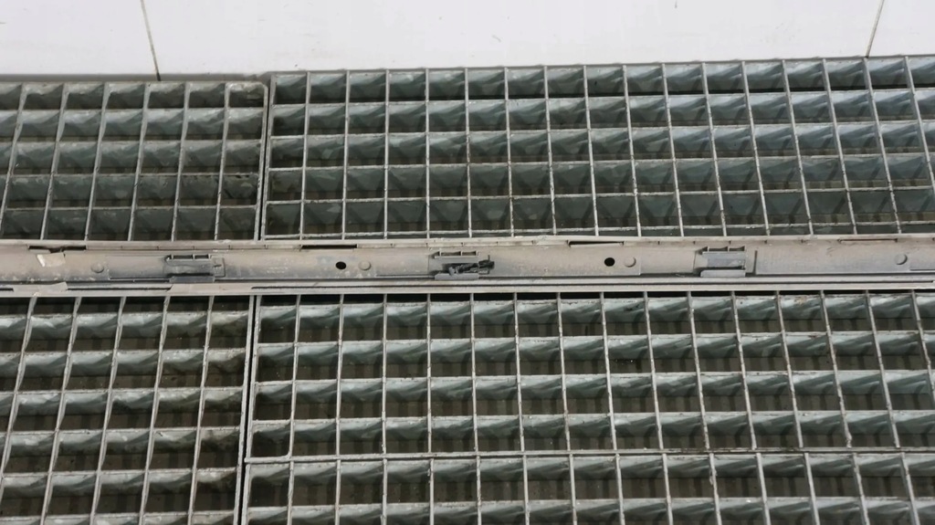 фото №8, Молдинг порог правая audi a5 8t 8t0854932a 3d coupe