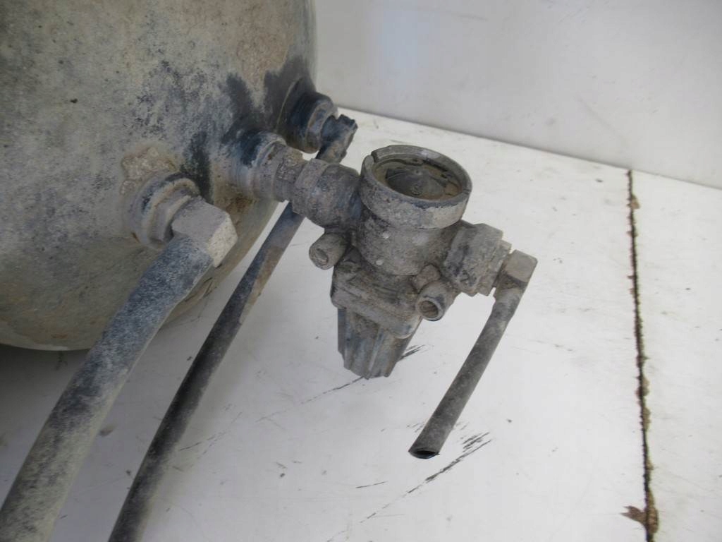 фото №8, Основание аккумуляторов mercedes-benz actros 2044