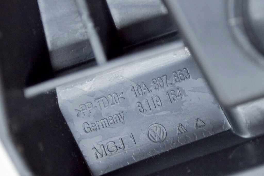 фото №8, Volkswagen id.3 e11 задній бампер середній кронштейн 10a807863 електрика