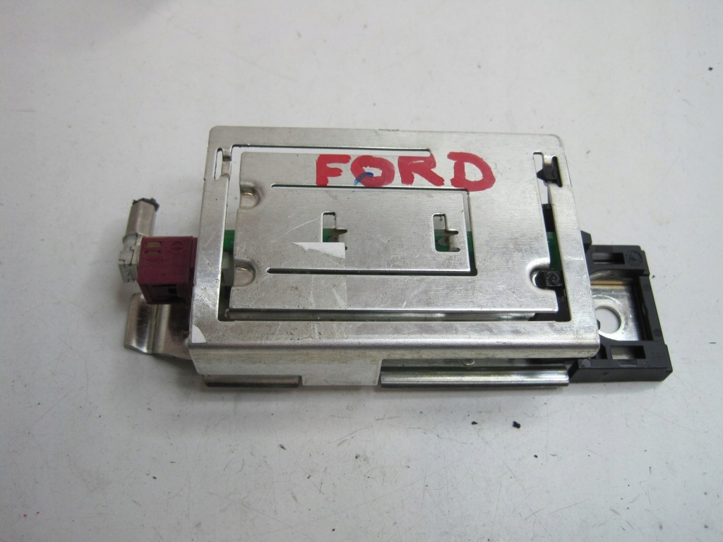 Купить Модуль усилитель антенны pifa ford 03910403-2