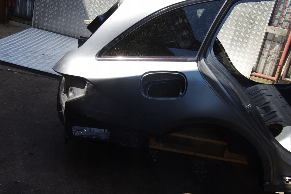 фото №1, Четверть крыло правый mercedes c w205 kombi