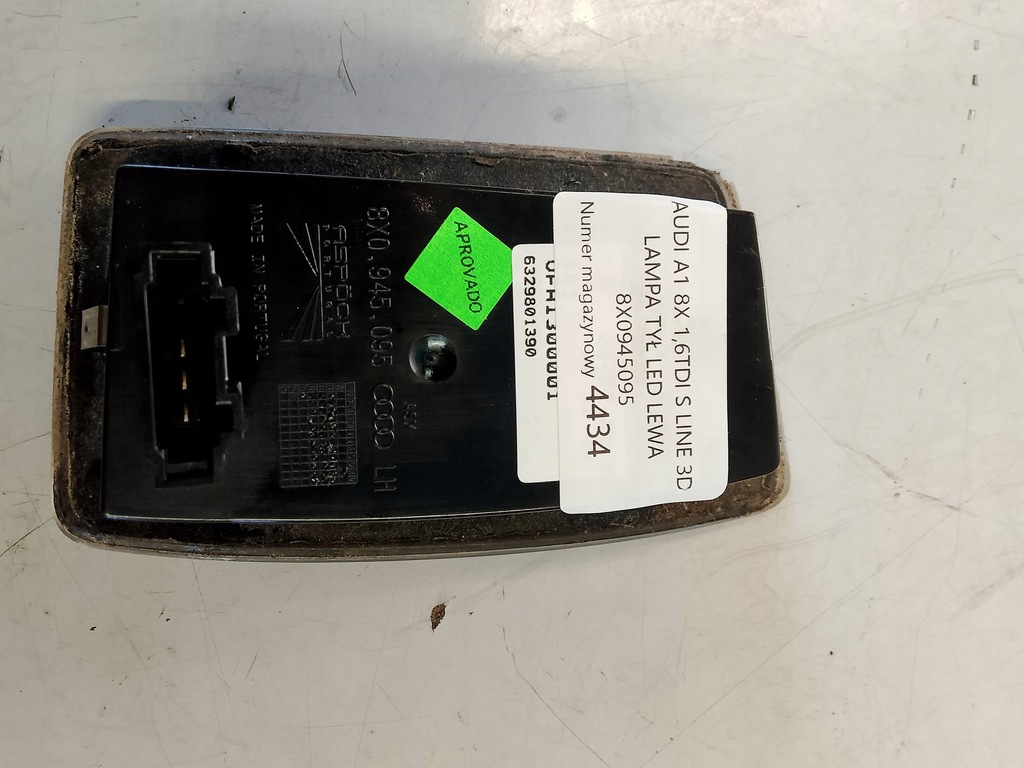 фото №9, Audi a1 8x 1.6 tdi s line лампа багажника крышки задняя led правая 8x0945095