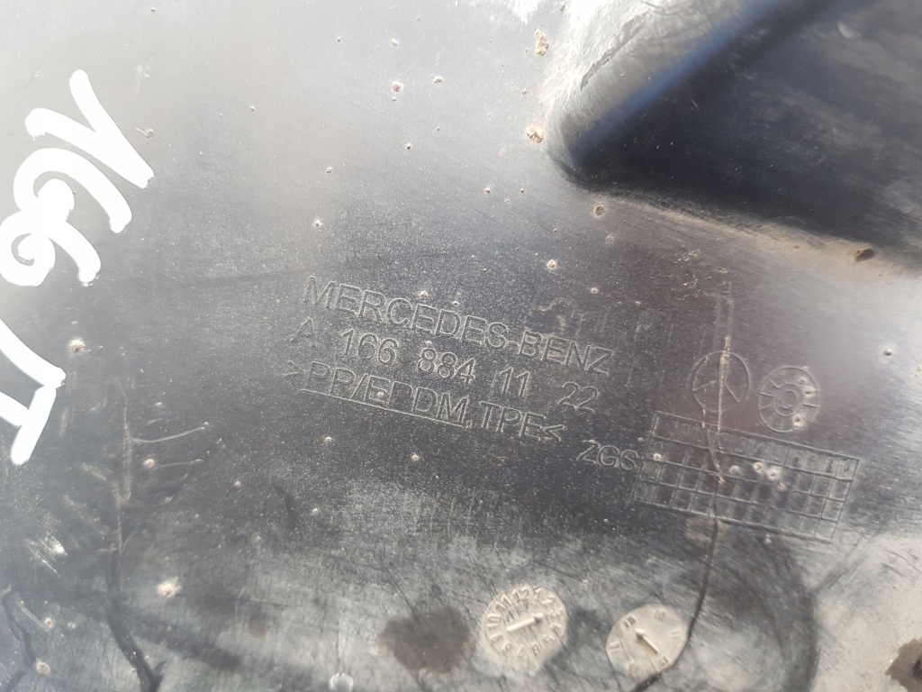 фото №8, Mercedes gle w166 ml подкрылок левая перед передние a1668841122 a1668802805