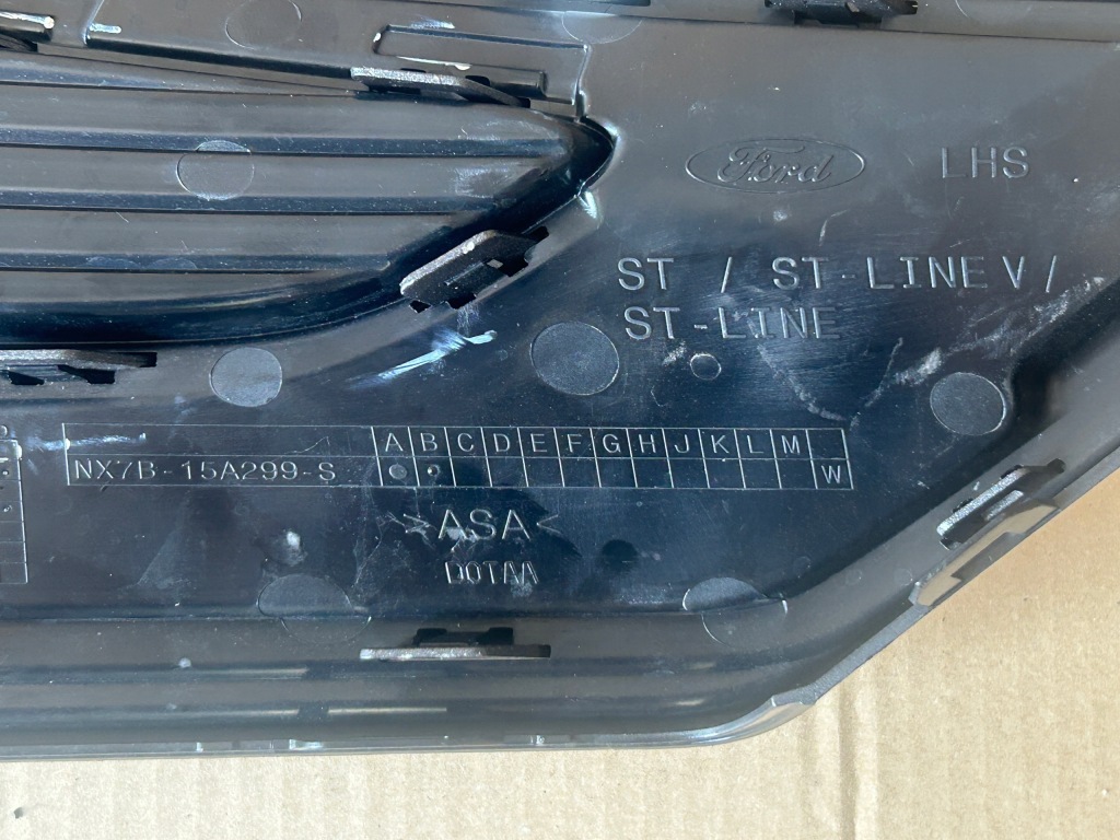 Ford focus mk4 st st-line рестайлинг  2021- решётка  решётка левая бампера перед Оригинал