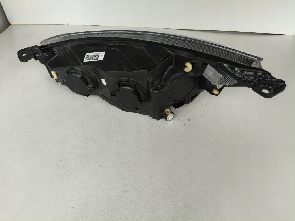 Фара правый  фара ford focus mk4 18- led в Украине