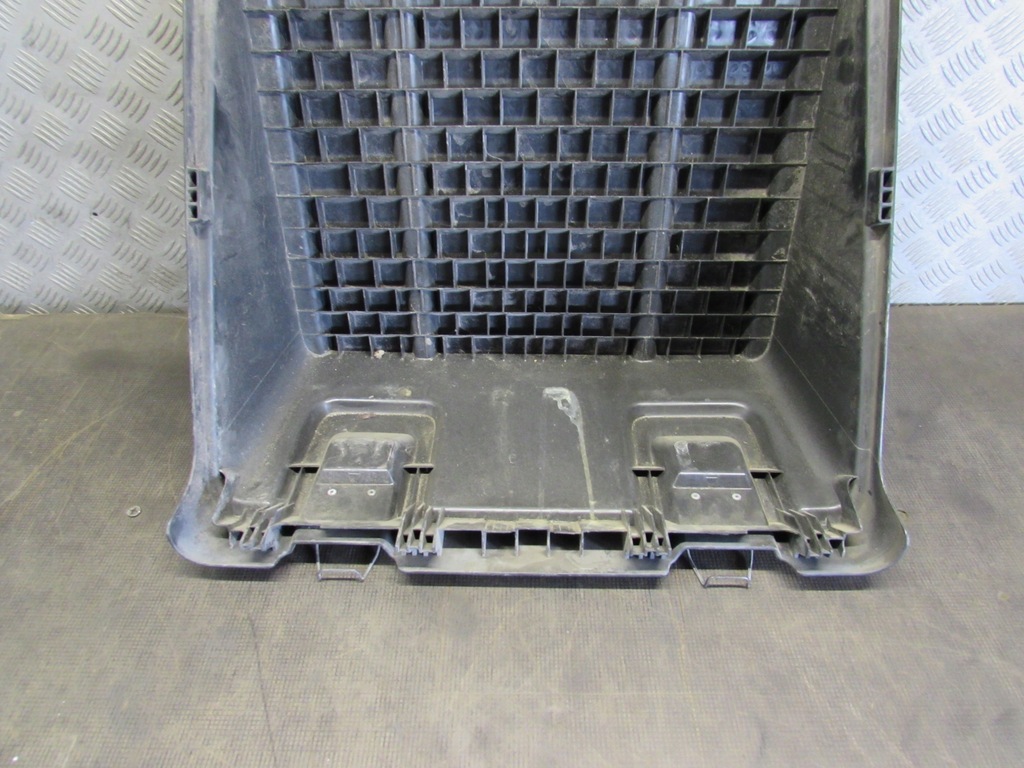 фото №11, Кришка акумуляторів 2428035 2395354 scania r 13-18r.