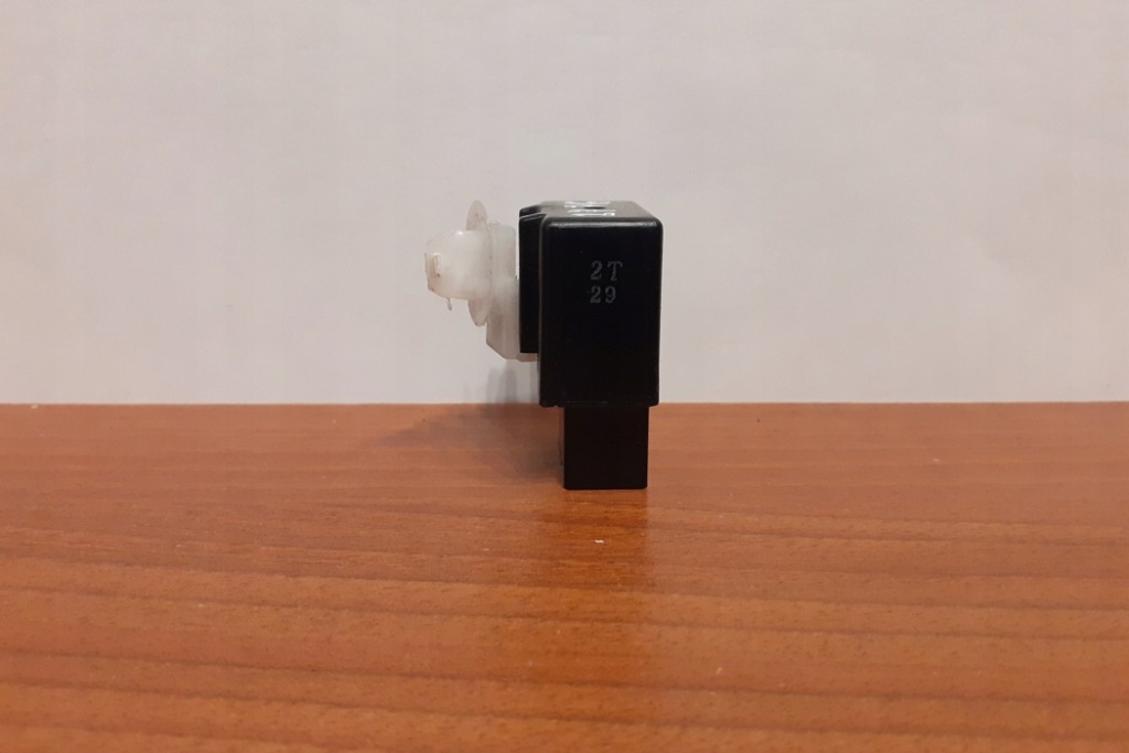 фото №1, Реле lexus ct zwa10_ 895a147010 2014