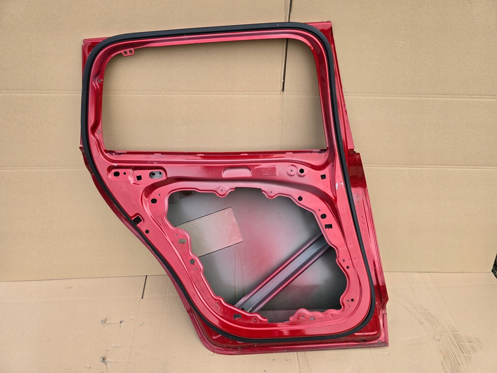 фото №2, Volvo v60 дверь левая задние 2018 -