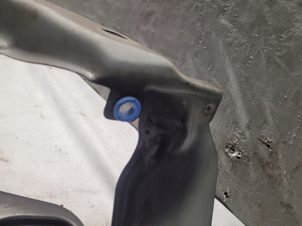 фото №9, Pas передній верхній підсилювач volvo v50