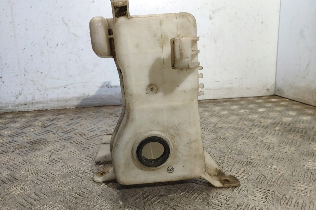 фото №7, Бачок омывателя toyota avensis verso _m2_ 060851073 2.0l дизель