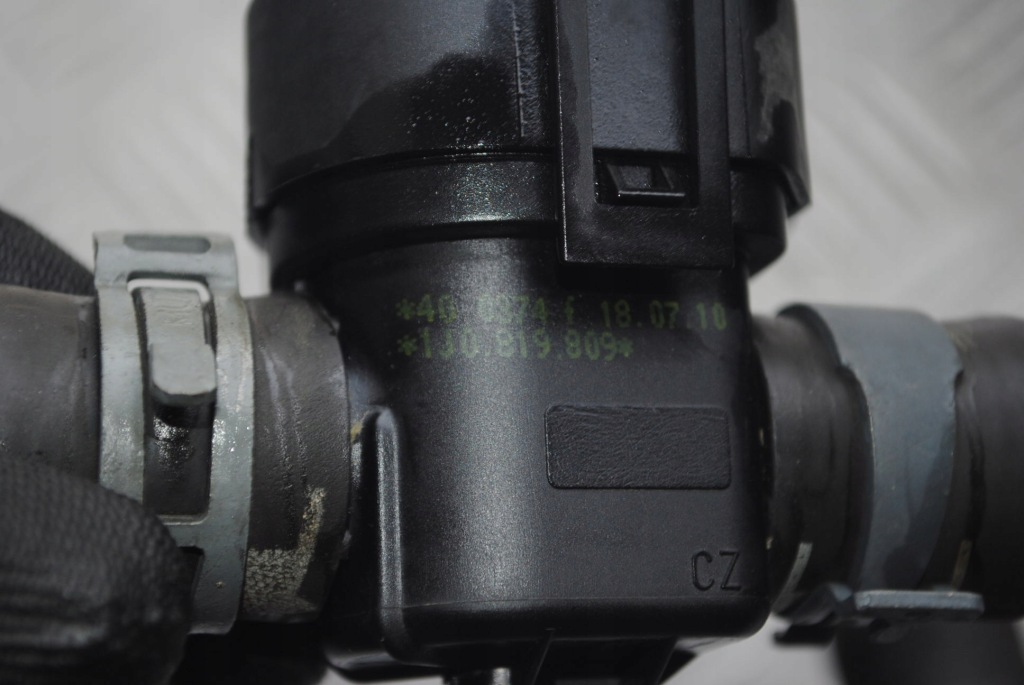 фото №5, Пабтрубок  шланг воды + клапан отопления audi a5 8t sportback 2.0 tfsi