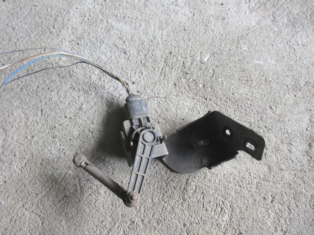 фото №1, Hyundai ix35 lift датчик высоты regukacji лампа