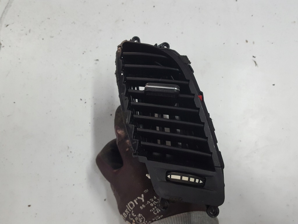 фото №1, Hyundai i30 ii 12-16r решётка обдув левая средняя