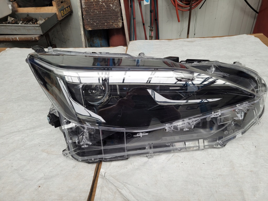 фото №1, Yaris cross - лампа передняя правая