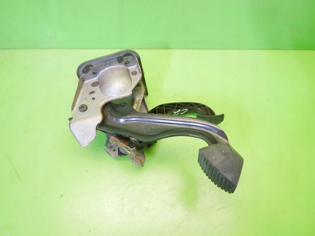 фото №10, Педалі зчеплення + гальма citroen c2 i phi 1.1 8v 02-05