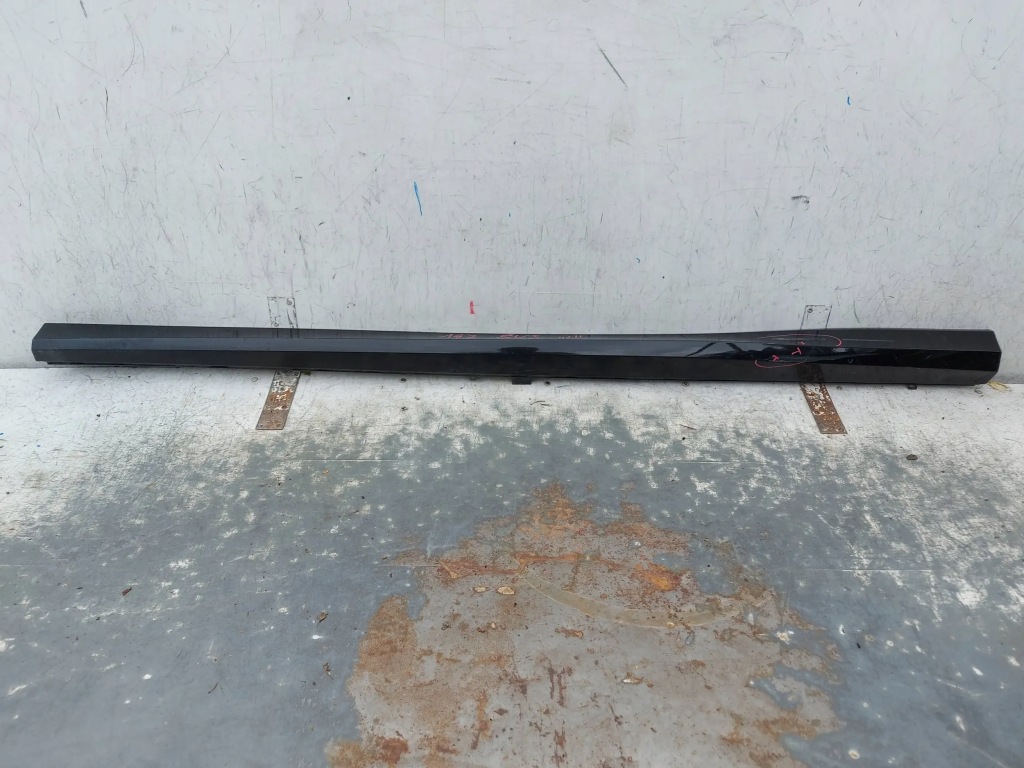 Audi a3 8v5 седан s-line ліва молдинг поріг накладка поріг в Україні