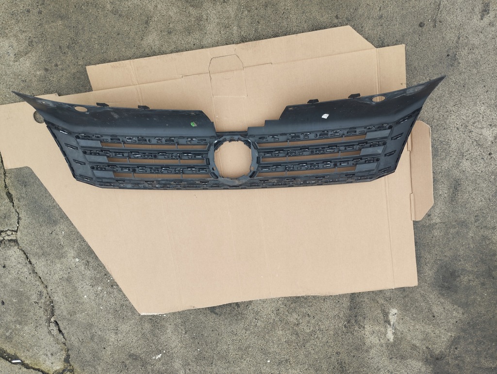 фото №2, Volkswagen passat b7 3aa 10- решётка радиатора решётка радиатора