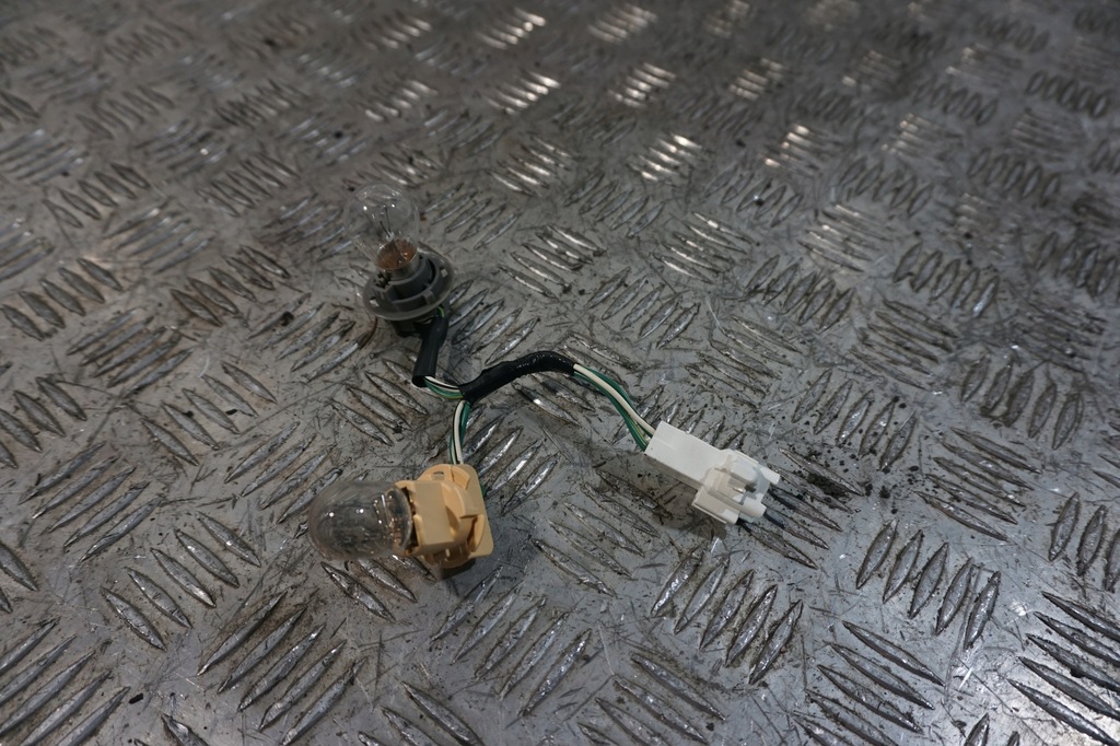 фото №1, Цоколь вкладыш лампы правый задняя toyota yaris iii 11-