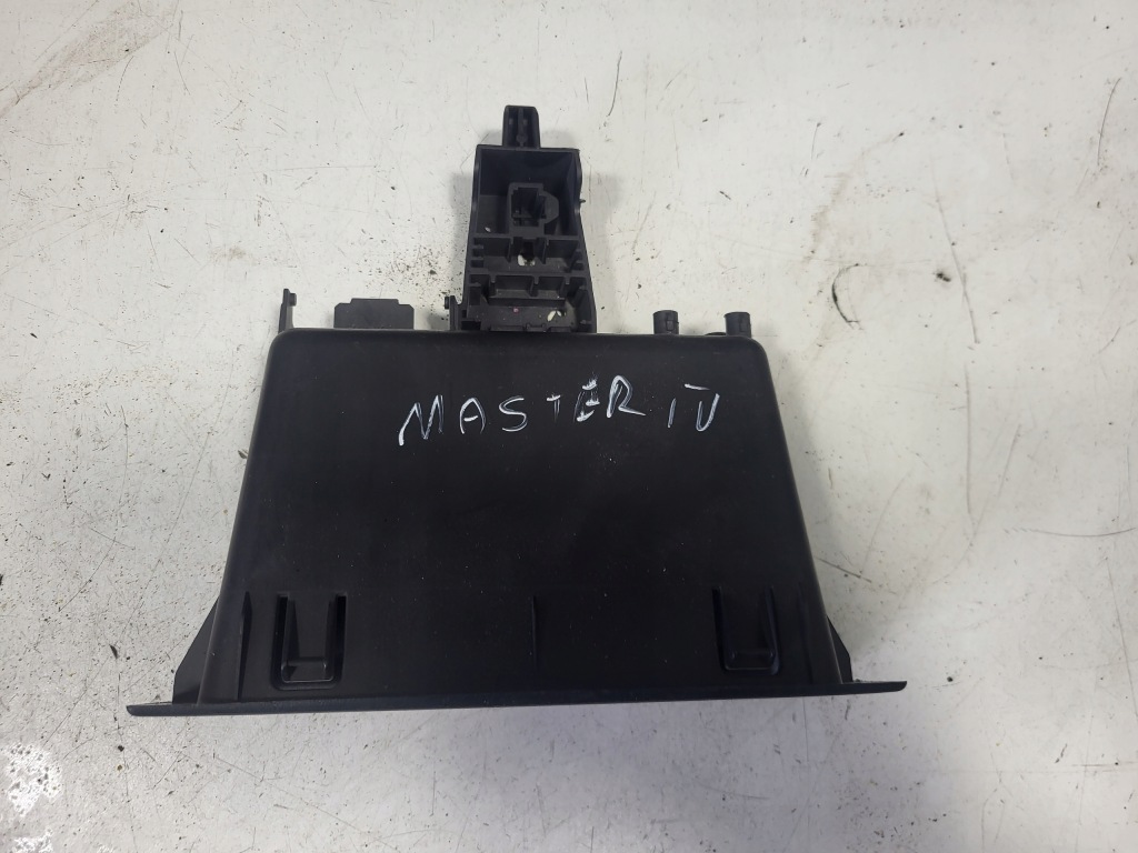 Купити Бардачок полиця renault master iii iv opel movano 684758811r