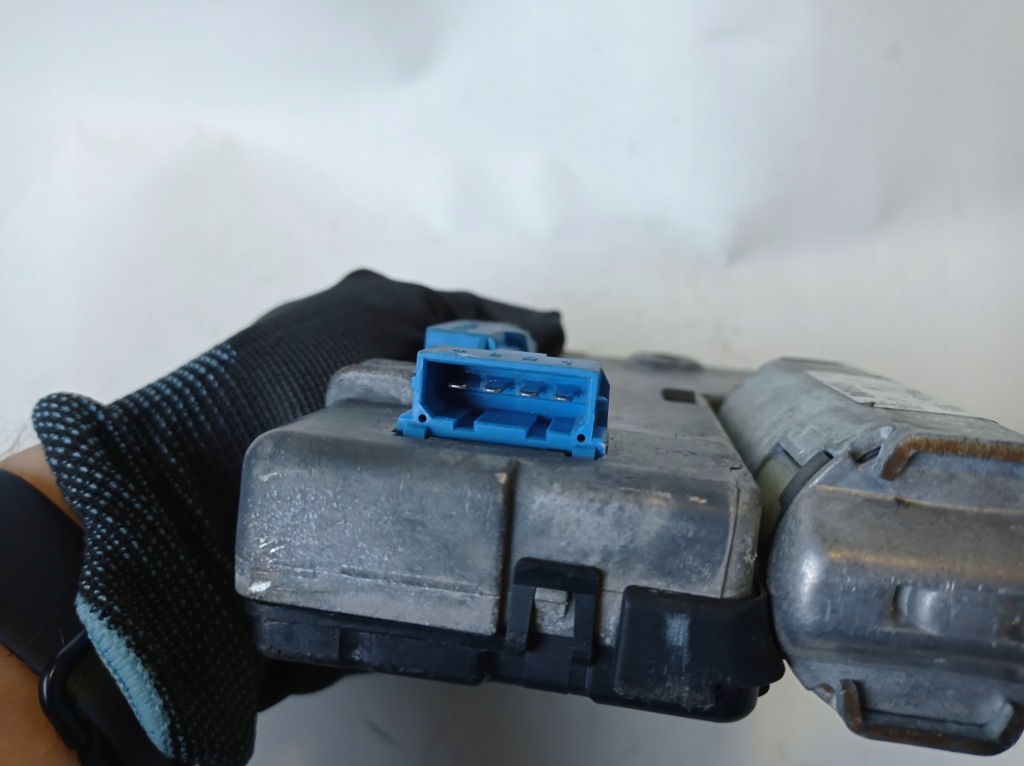 фото №6, Моторчик люк vw audi 8d0959591