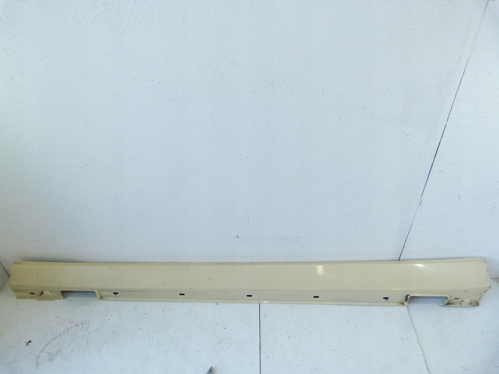 фото №1, Mercedes-benz оригинальный номер a2126900140 молдинг порог