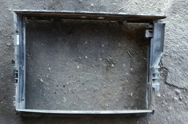 фото №1, Bmw serii 5 e61 05r 2.5 b корпус рамка радиатора