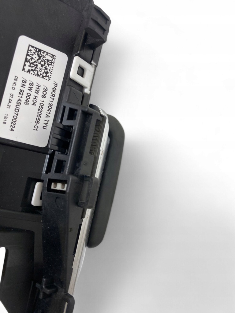 фото №10, Audi e-tron 2021 домкрат перемикання передач / верхній