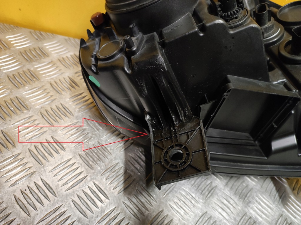 фото №14, Dodge durango 2014- фара лампа обычная линзованная bez led l usa