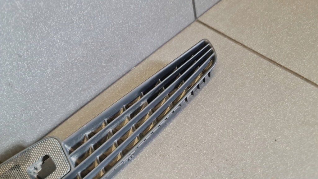 фото №5, Решітка обдув верхній середня audi a3 8p 8p0819635