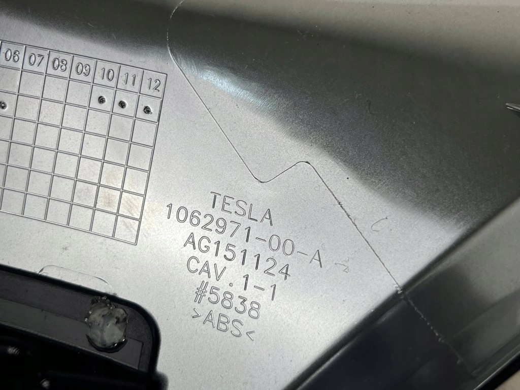 фото №8, Пластик сиденье tesla model x 106297100a