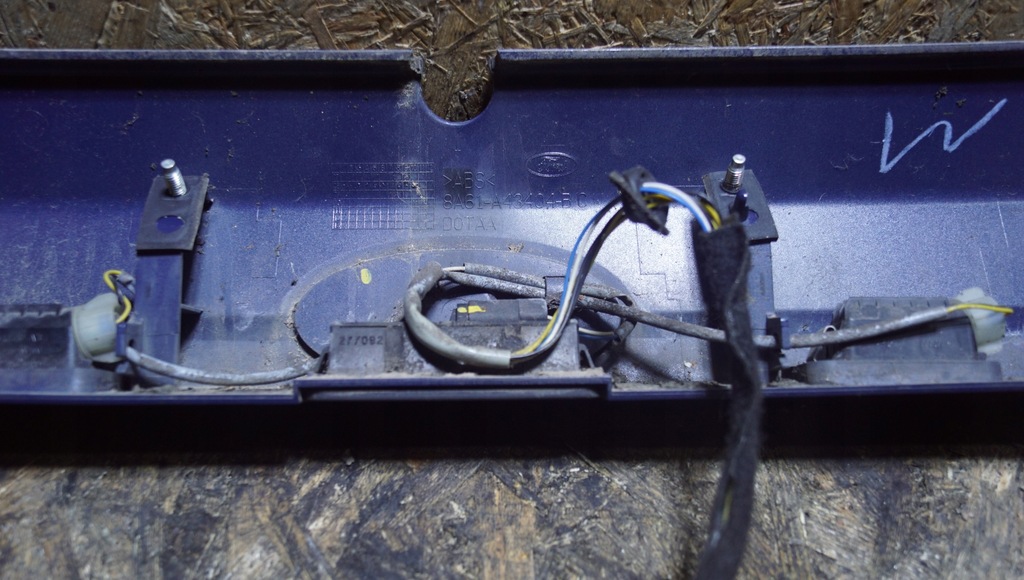 фото №10, Ford fiesta mk 7 комплектная накладка крышки задняя