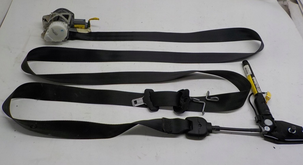 Купить Ремень безопасности правый  перед alfa romeo giulietta 01560913960