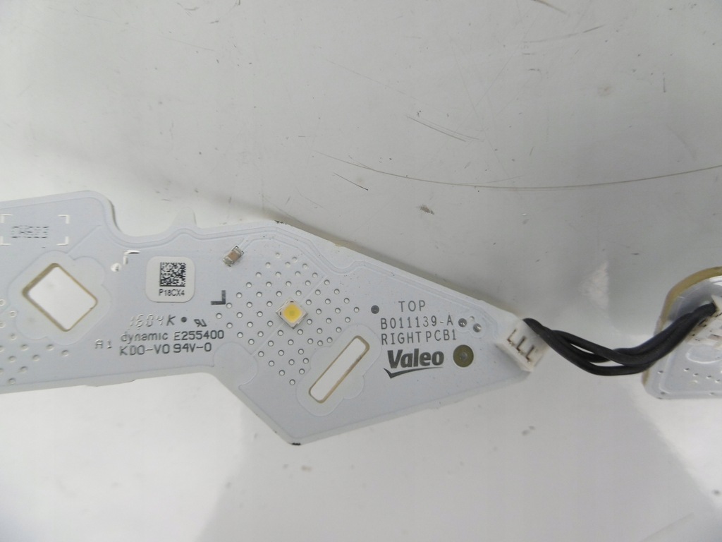 фото №10, Молдинг dynamic led правий перед mondeo mk5 fusion