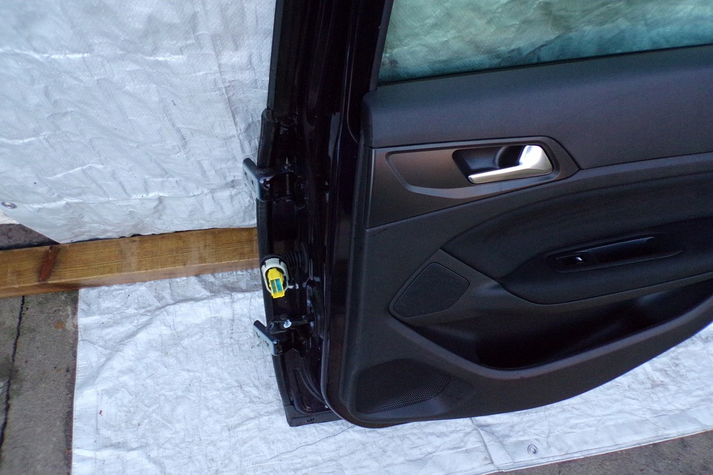 фото №13, Peugeot 308 t9 дверь правый задняя полный