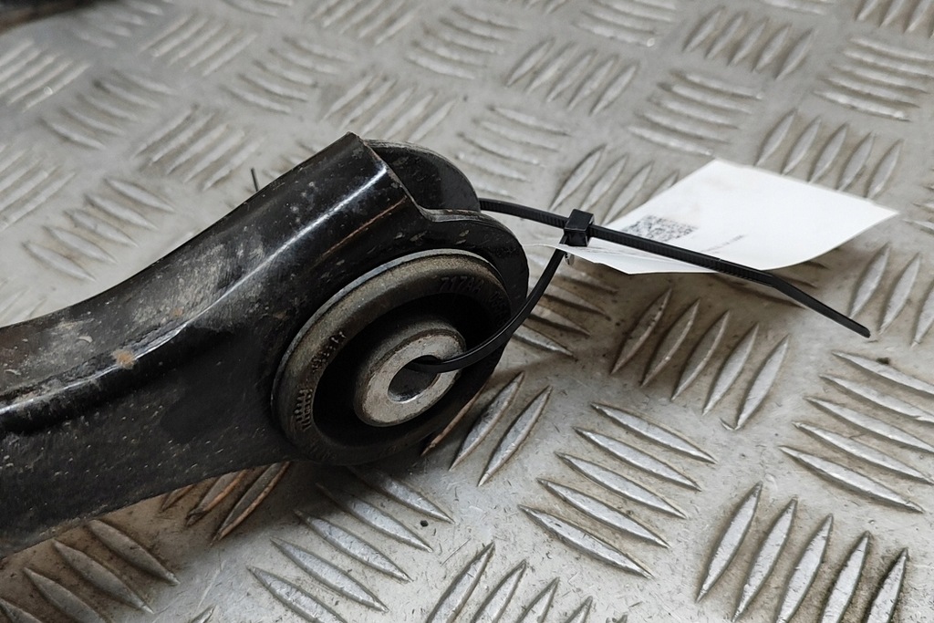 фото №9, Jeep grand cherokee wk2 передній лівий верхній важіль 68217809aa 3.0d 179kw 201