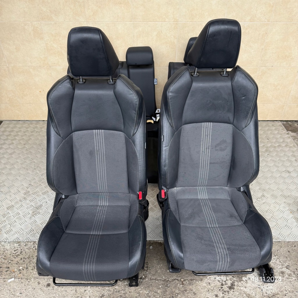 фото №1, Сиденья заднее сиденье полукожа комплект toyota yaris cross