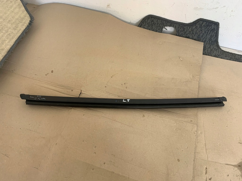 фото №1, Ford mustang mach-e rwd молдинг ущільнювач двері лівий задня