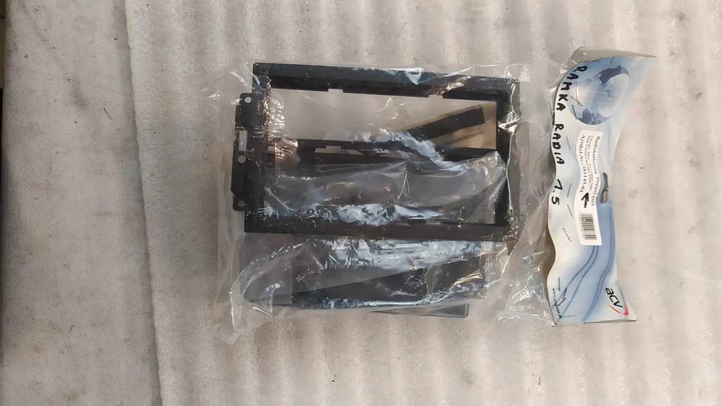 фото №1, Рамка радіо chrysler 300c jeep grand cherokee