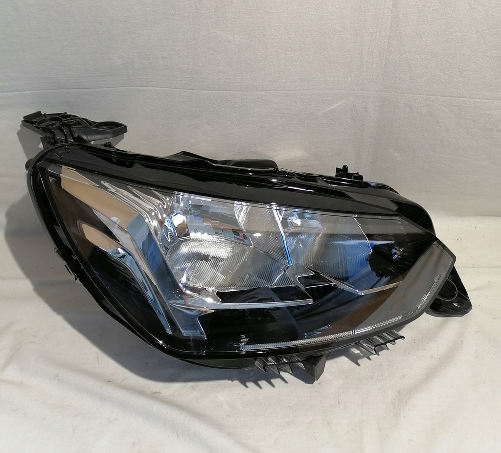 фото №1, Peugeot 208 ii 19- фара правий лампа звичайна