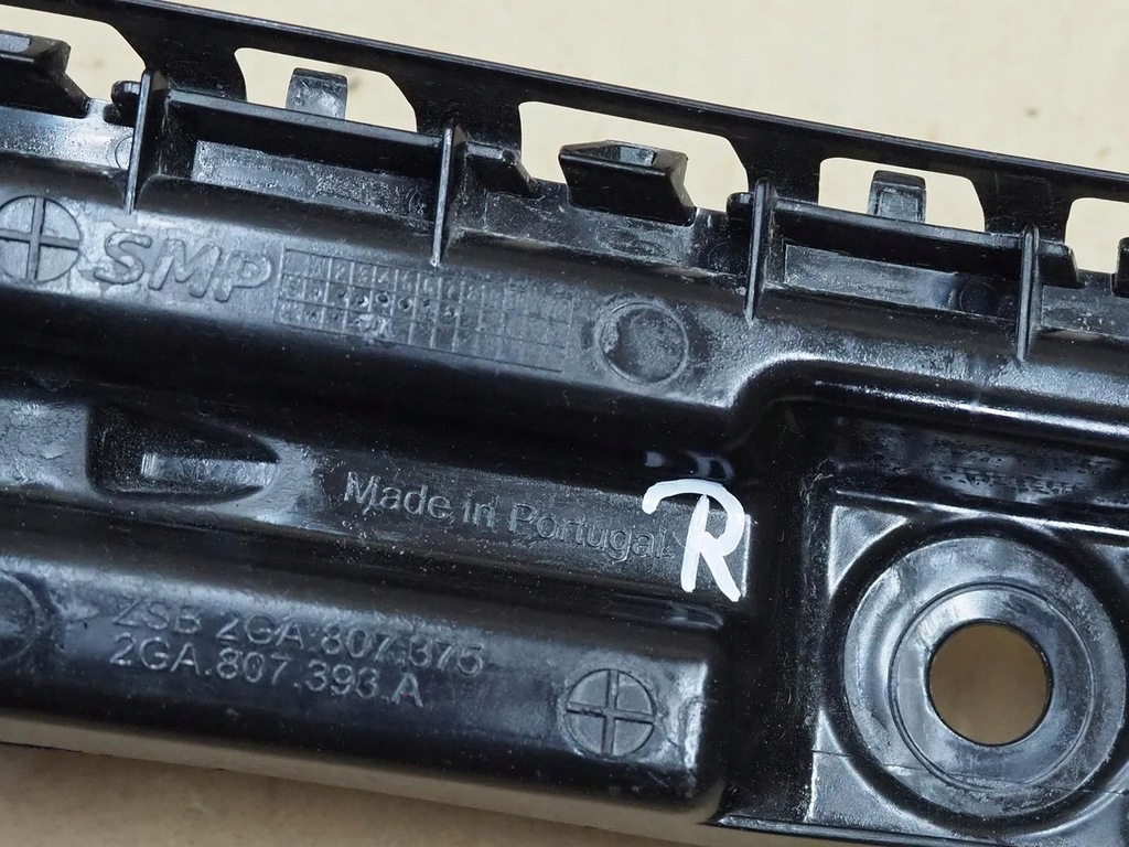 фото №5, Vw t-roc напрямна бампера лівий задня 2ga807393a