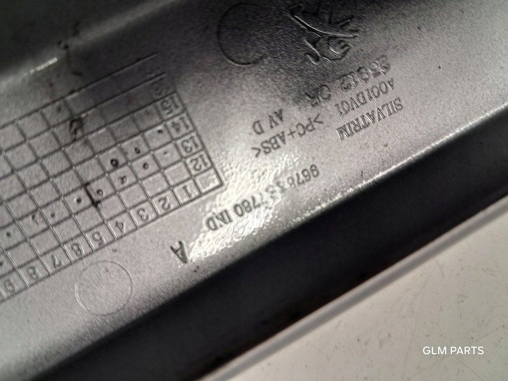 фото №7, Peugeot 2008 заглушка рейлинг крышный правый перед 9678357780