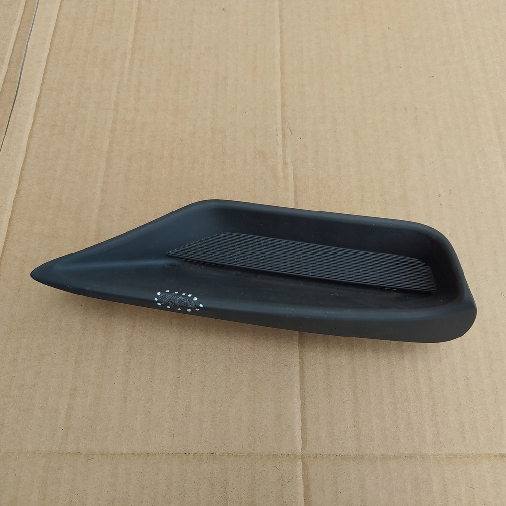 фото №1, Молдинг заглушка лампы lexus rx 2019- правая