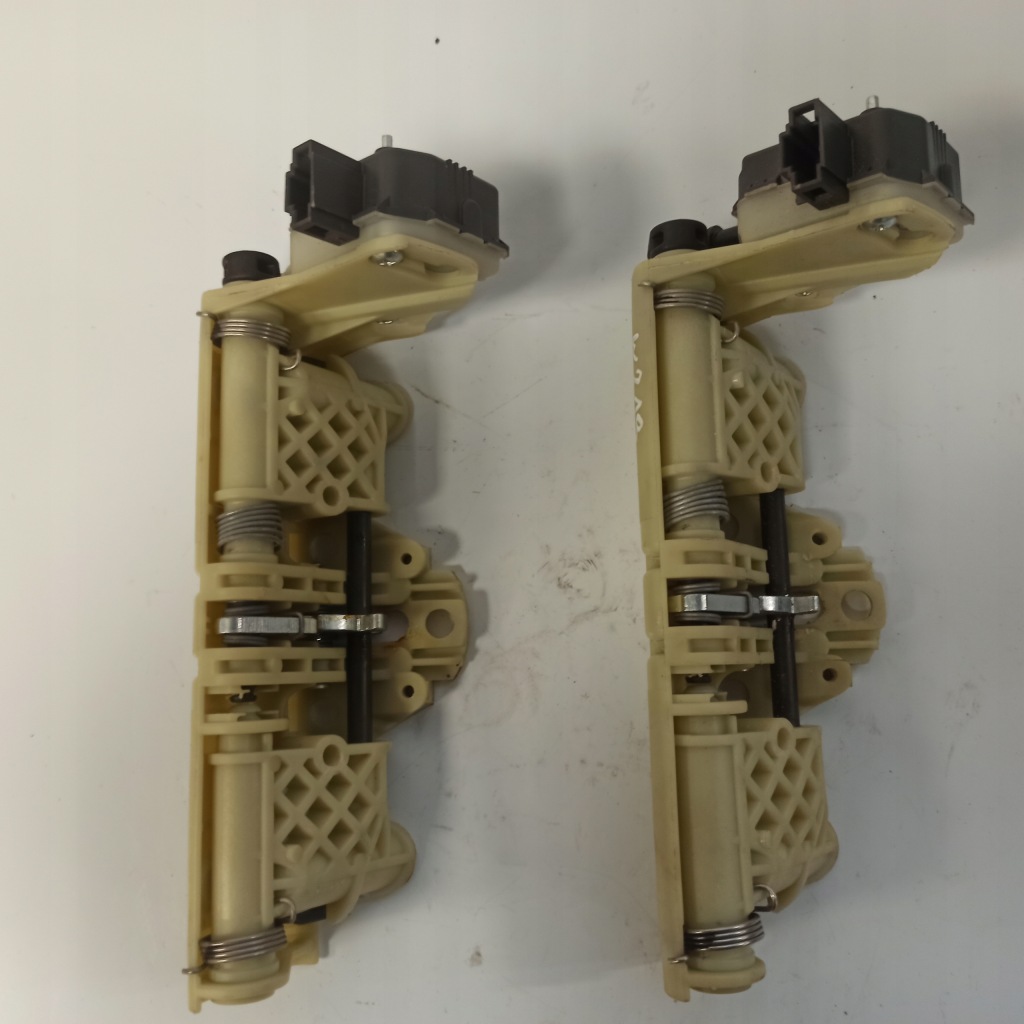 фото №14, Mercedes-benz w219 cls механизм моторчик подголовник задняя 2119700125 2x