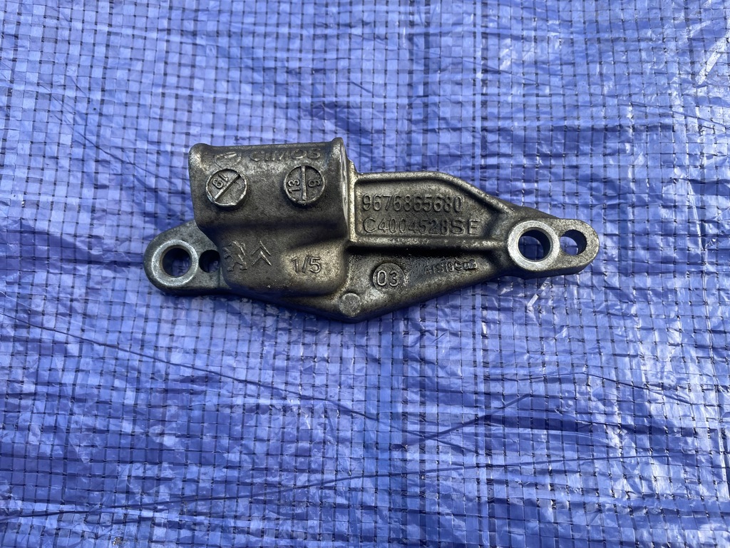 фото №1, Peugeot 208 2008 кронштейн кронштейн генератора 1.2 vti