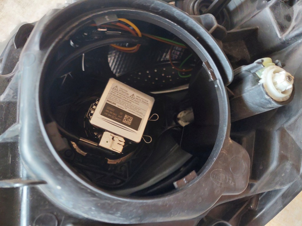 Фара - правая - ксенон - led - mercedes sprinter w906 - рестайлинг Киев