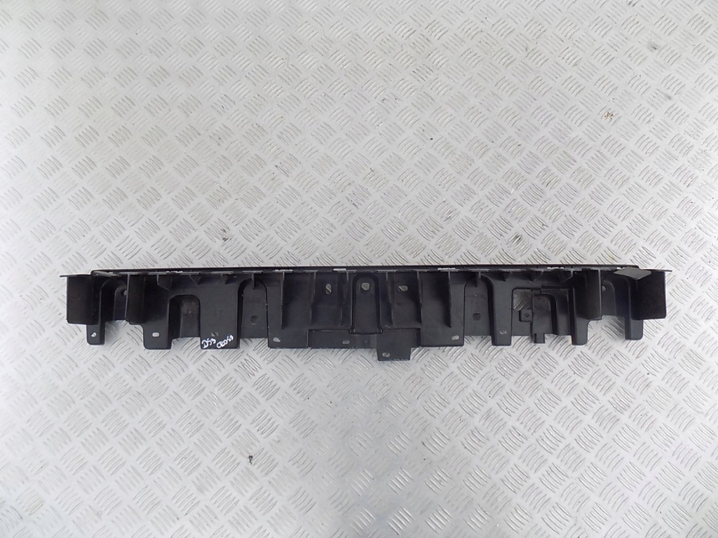 фото №1, Citroen ds3 напрямна середній бампера задня