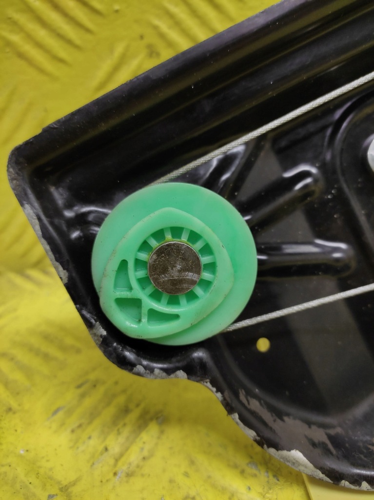 фото №7, Land rover discovery iii подъемник стекло левый задняя 994728