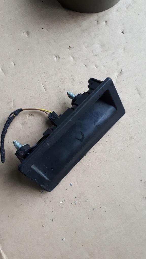 фото №1, A4 b8 s4 микровыключатель открывания крышки задняя sedan